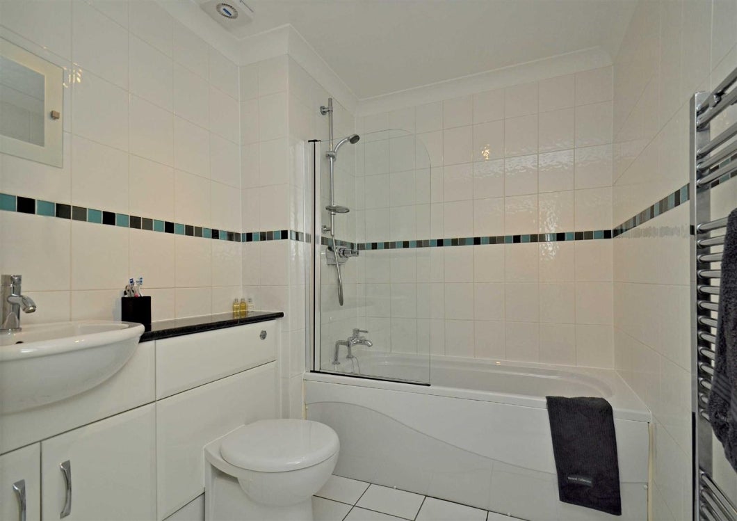 Flat Cygnet Court in South Staffordshire