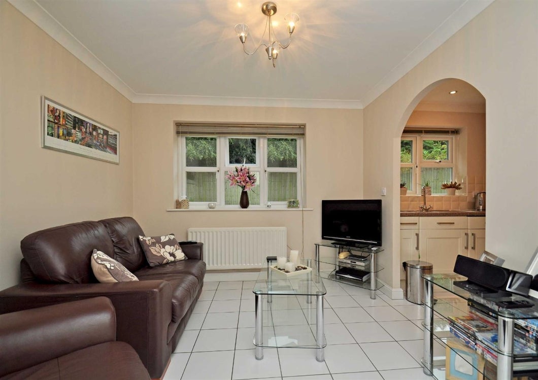 Flat Cygnet Court in South Staffordshire
