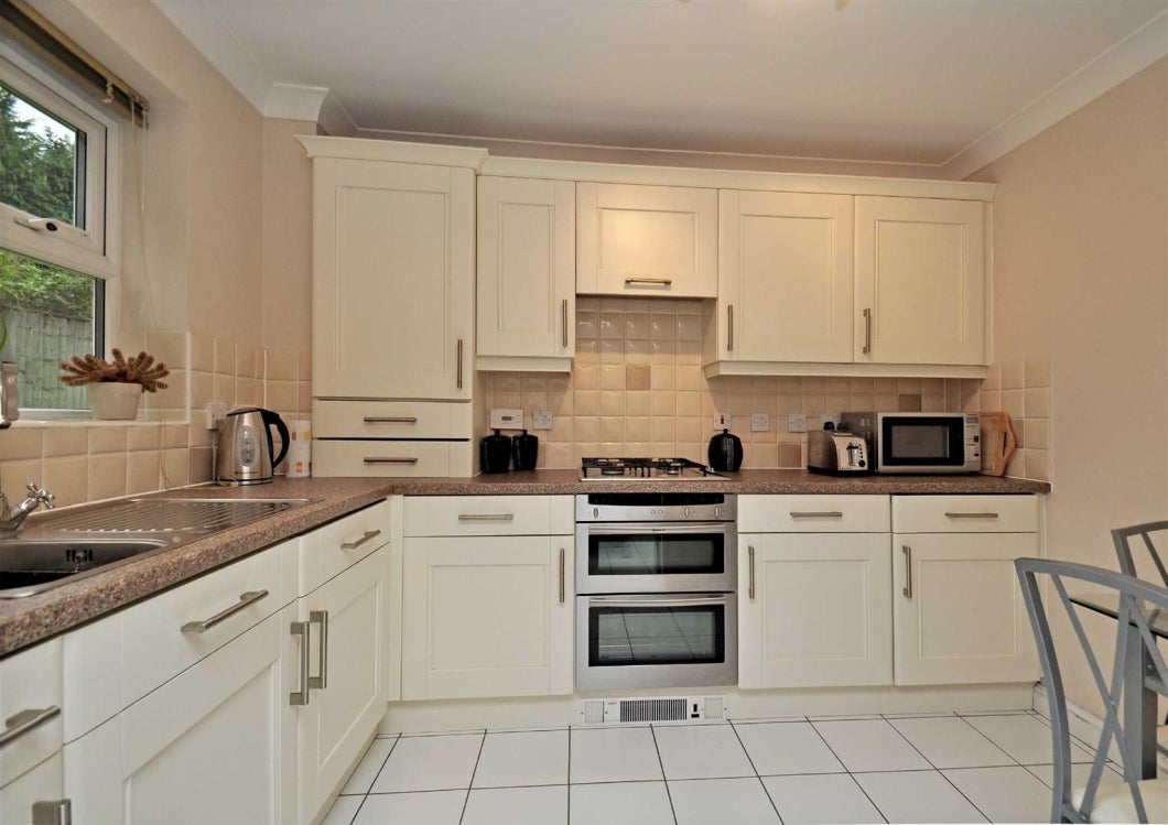 Flat Cygnet Court in South Staffordshire
