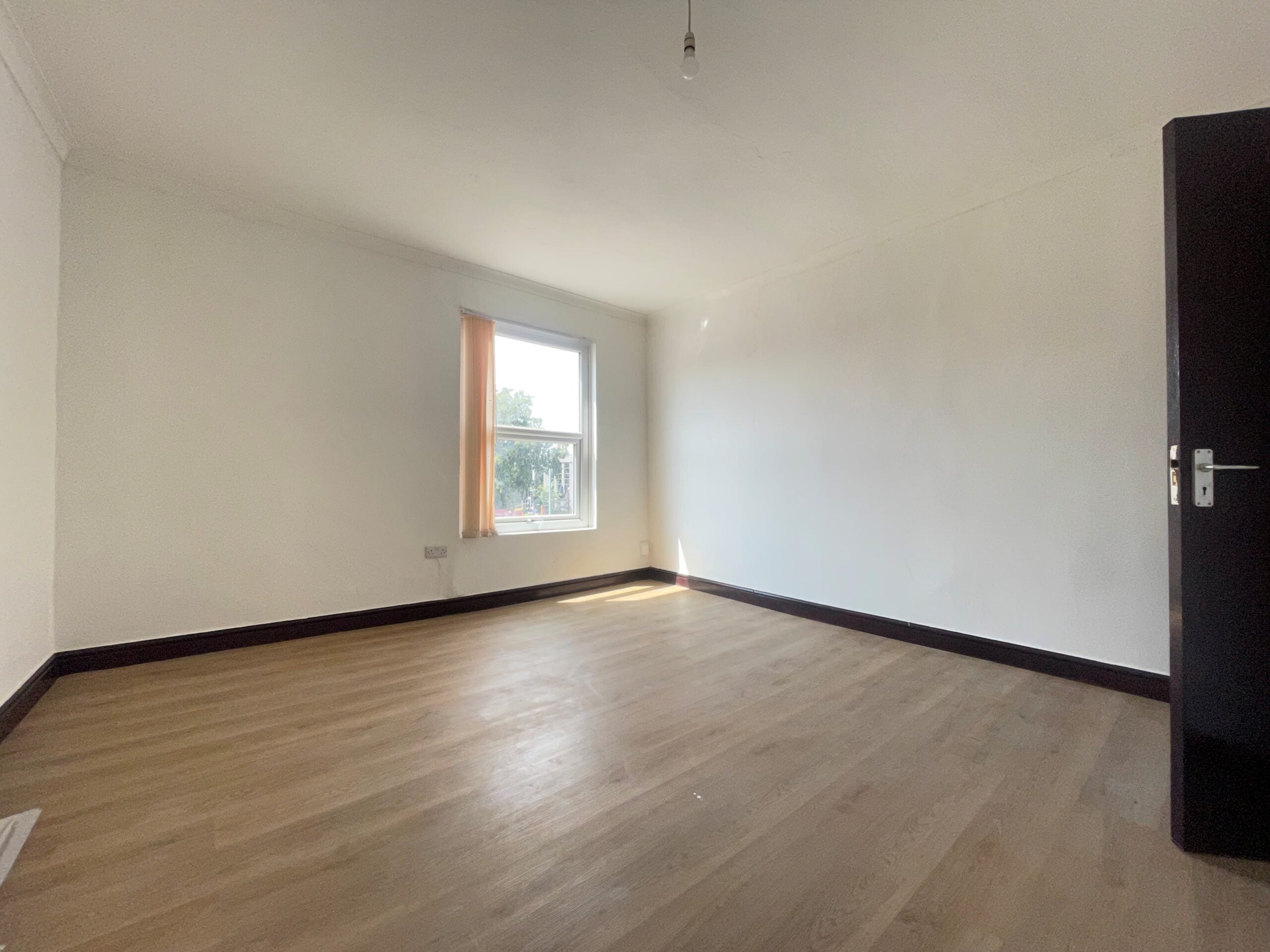 Flat Harehills Lane in Leeds