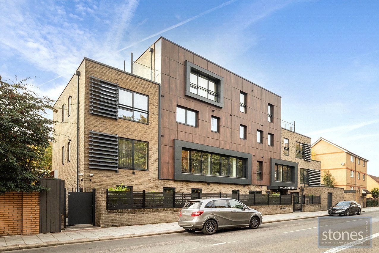 Flat Hyde Crescent in Greater London
