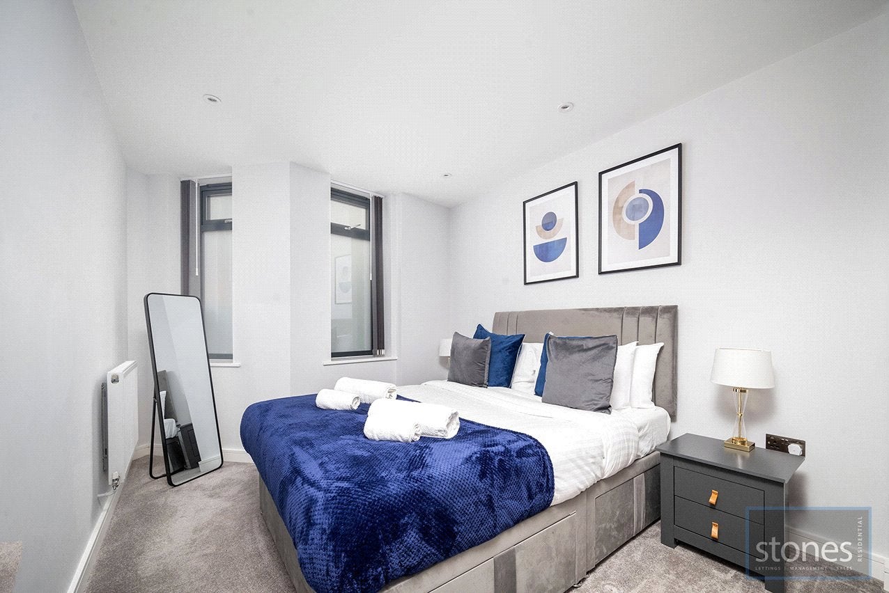 Flat Hyde Crescent in Greater London