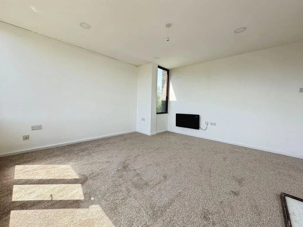 Flat Parklands Gardens in Walsall