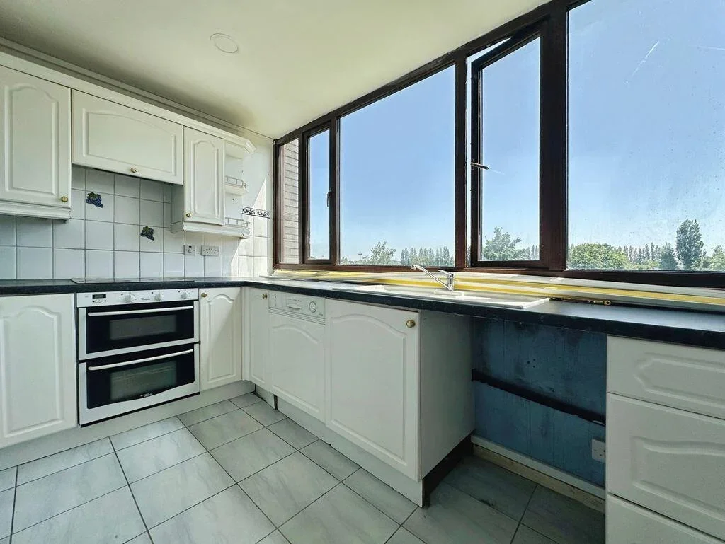 Flat Parklands Gardens in Walsall