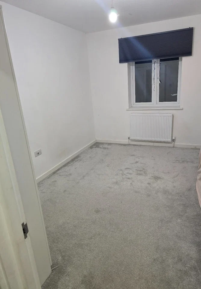 Room Purley Downs Road in Greater London