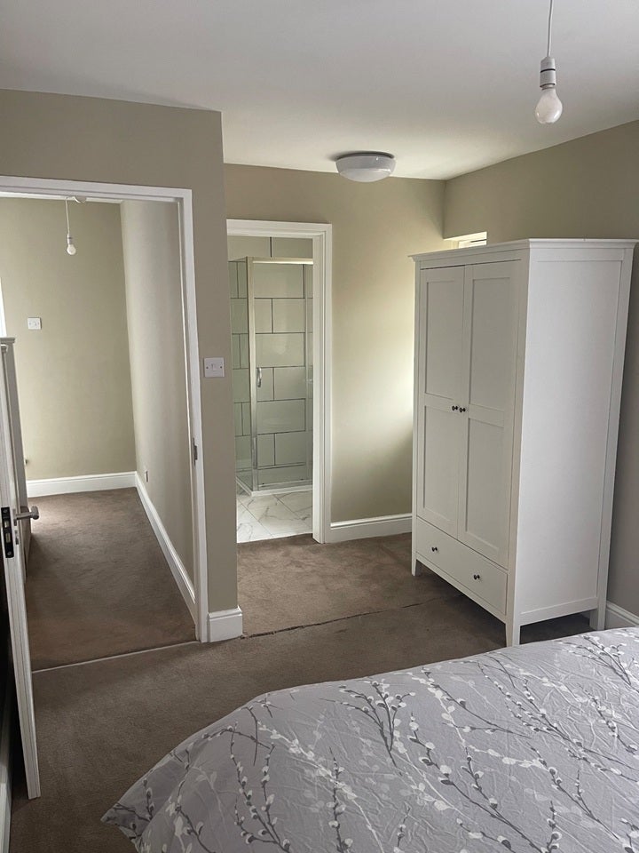 Room Gale Crescent in Reigate and Banstead