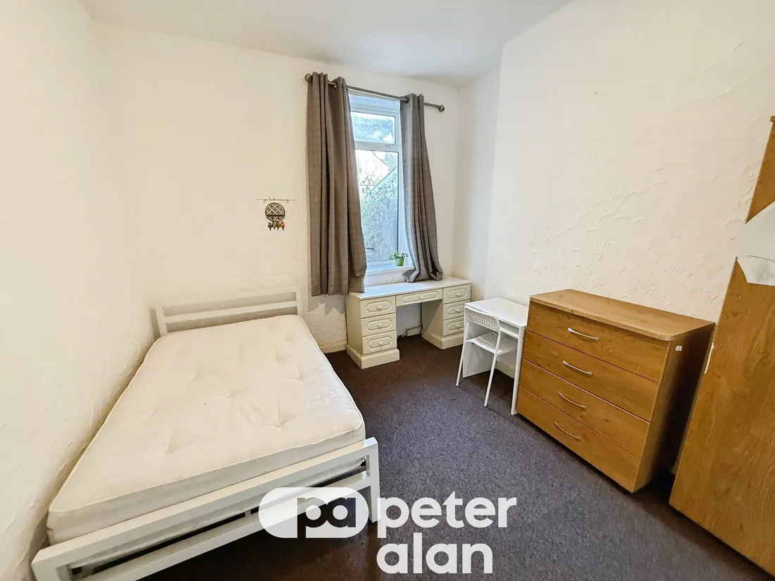 Room Llantrisant Street in Cardiff