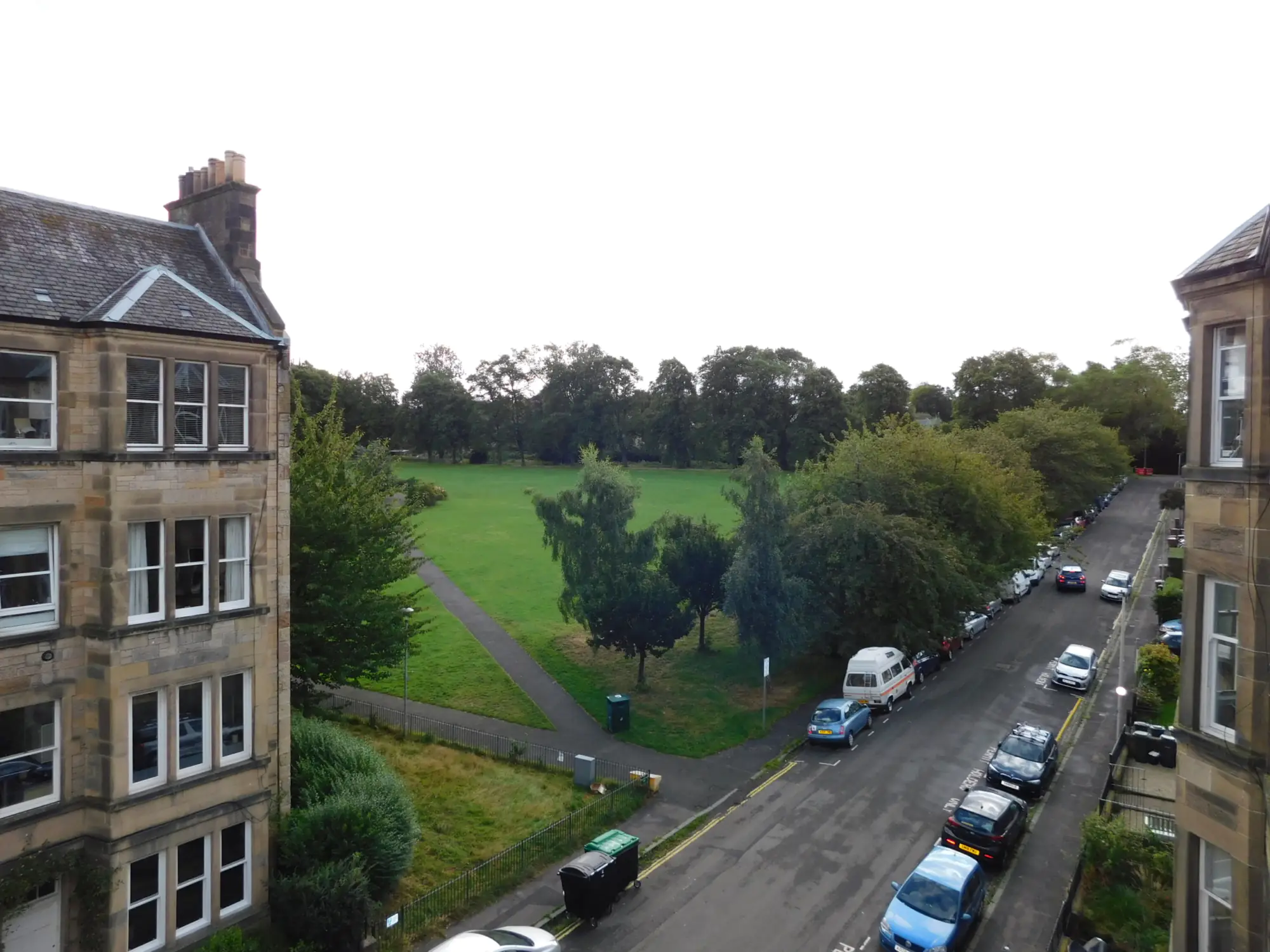 Flat Ogilvie Terrace in City of Edinburgh