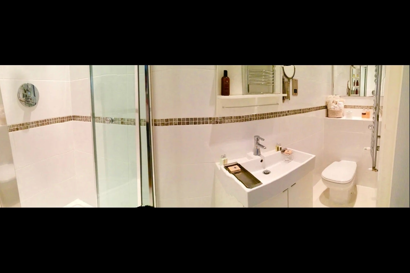 Room Alexandra Avenue in Greater London