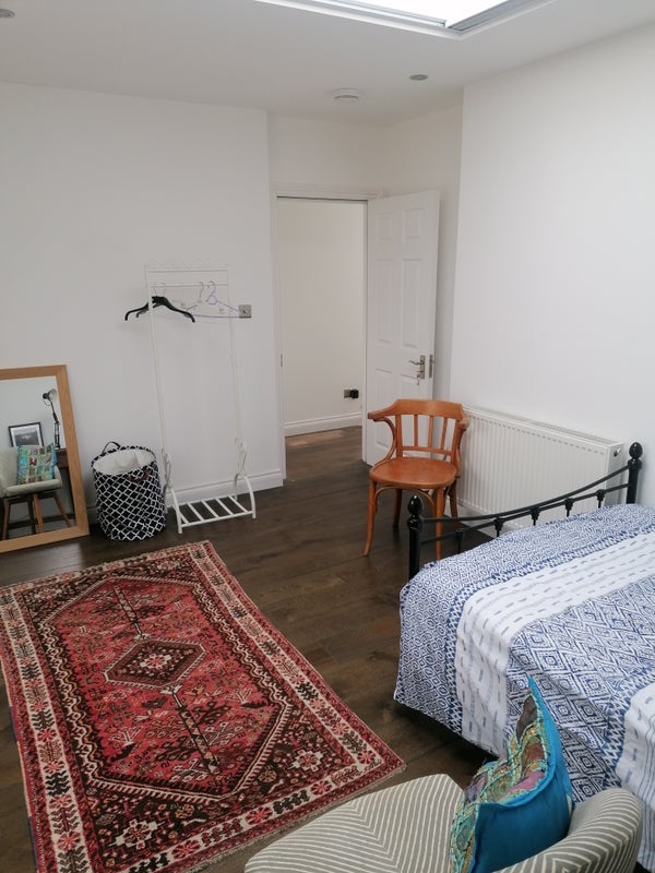 Room Prince of Wales Road in Greater London