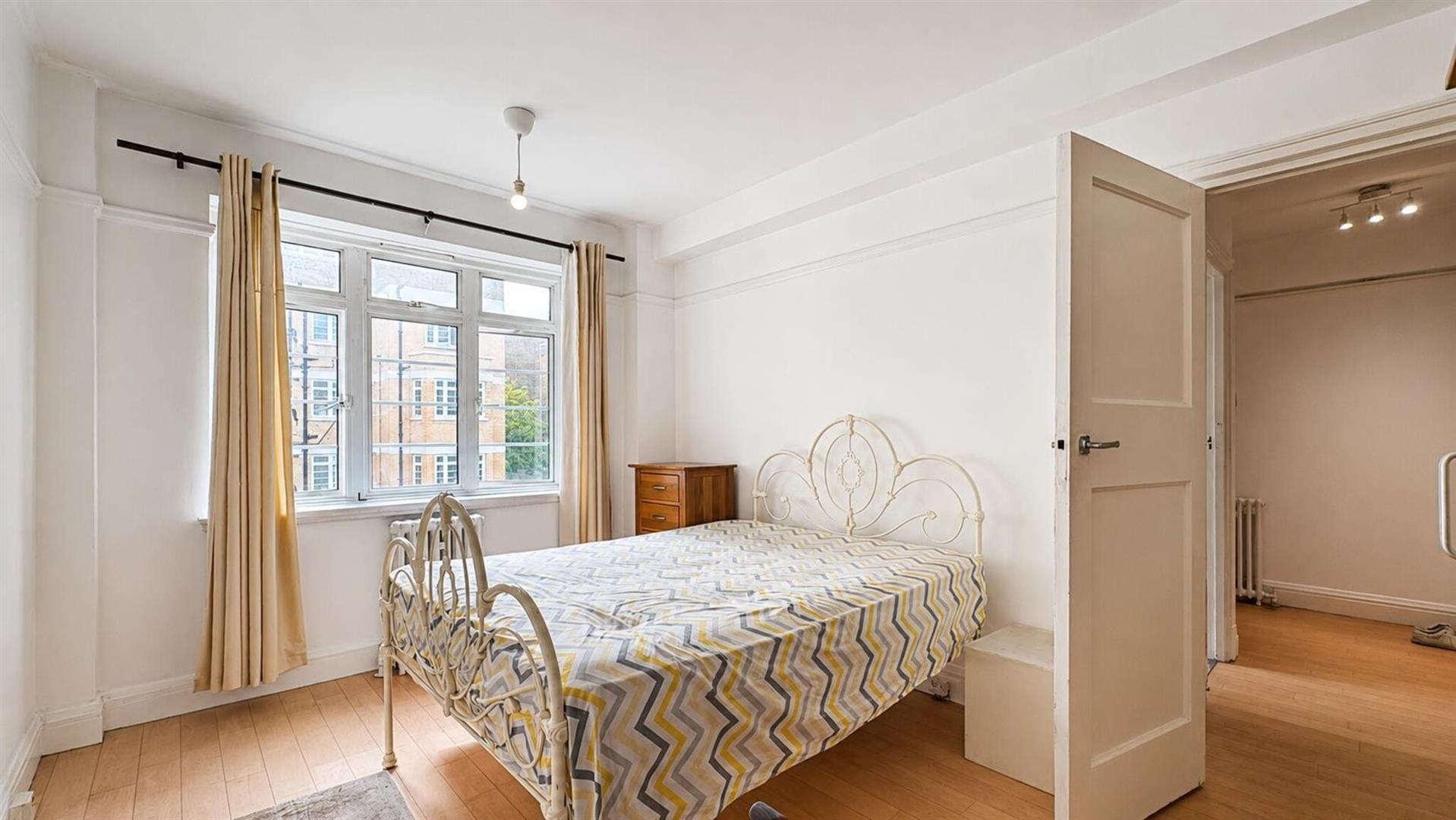 Flat Old Brompton Road in Greater London