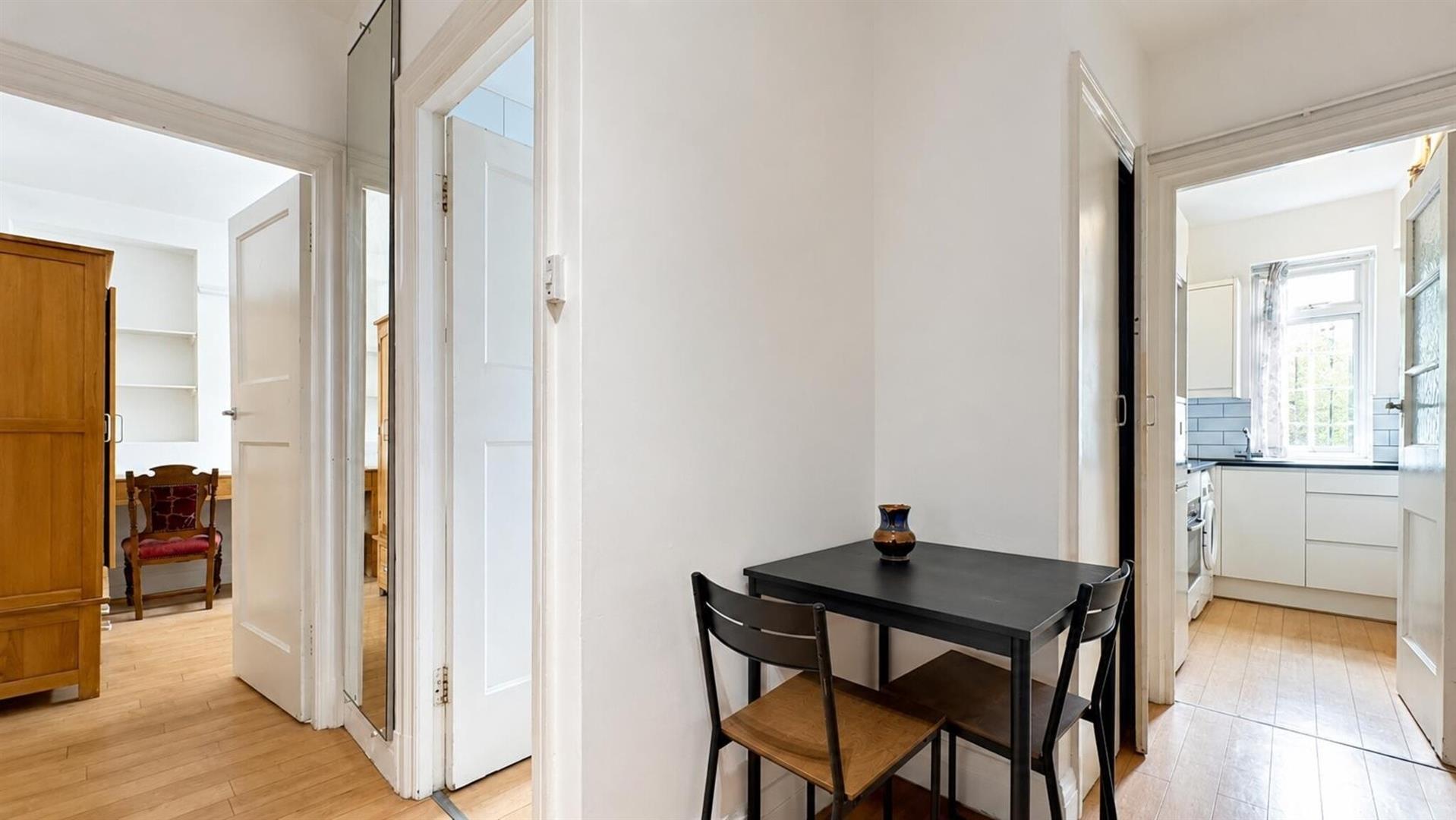 Flat Old Brompton Road in Greater London