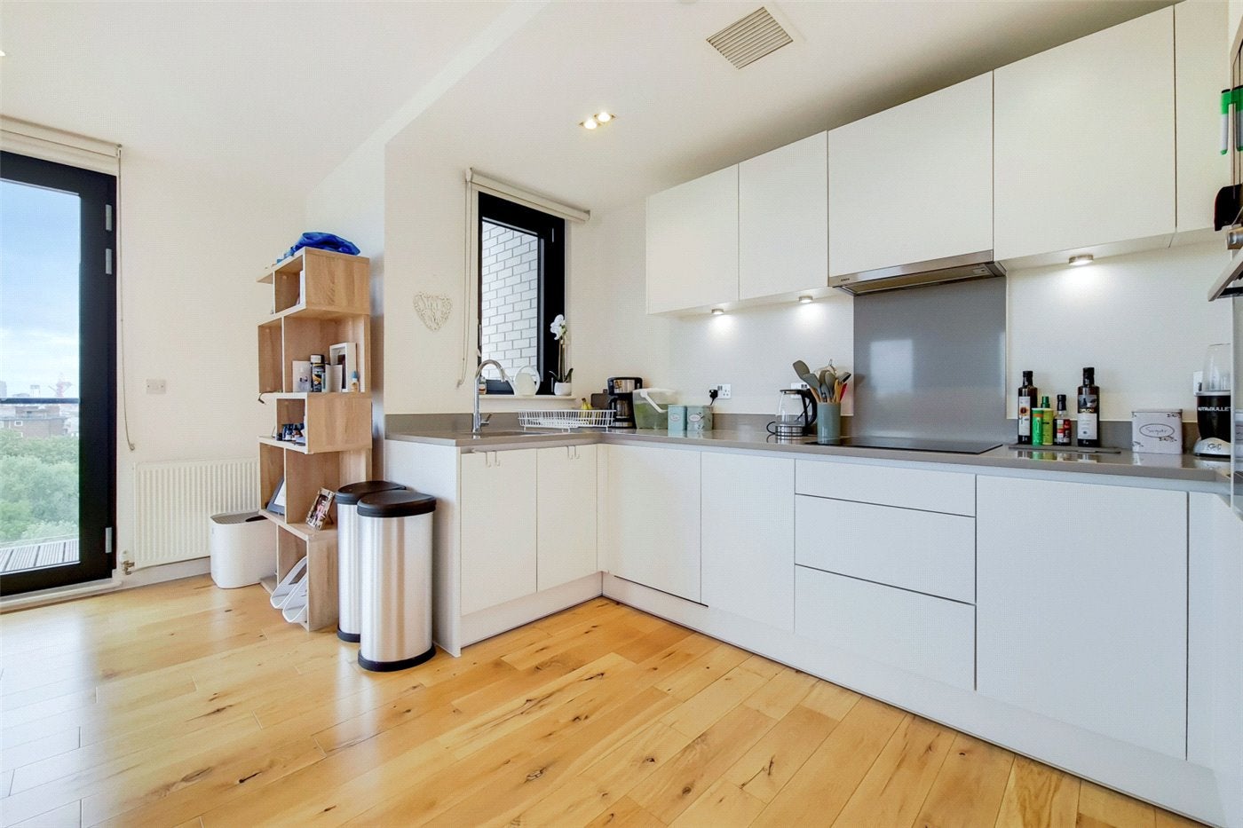 Flat Palmers Road in Greater London