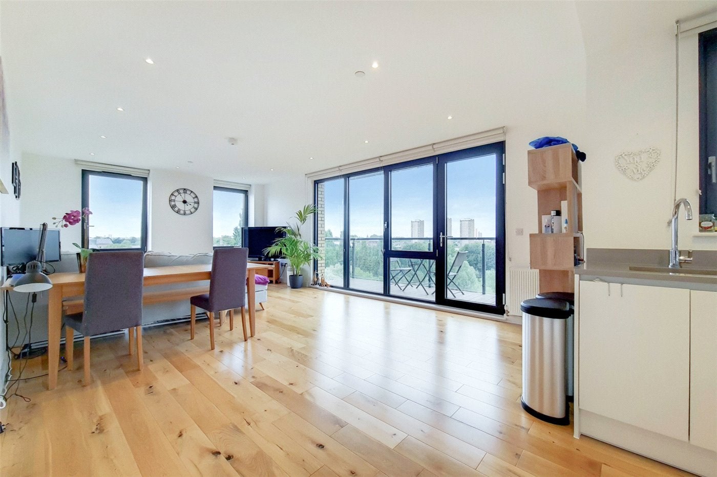 Flat Palmers Road in Greater London