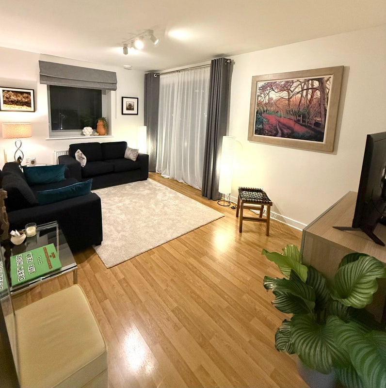 Room Broomfield Street in Greater London