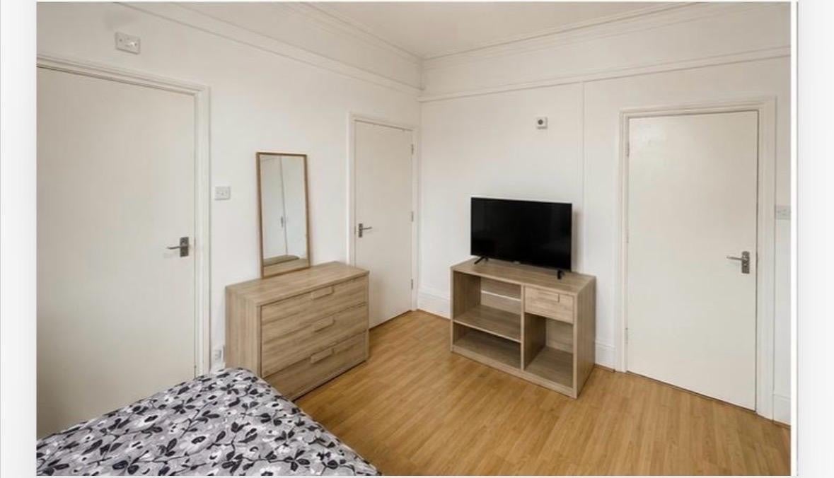 Room Grosvenor Road in Gloucester
