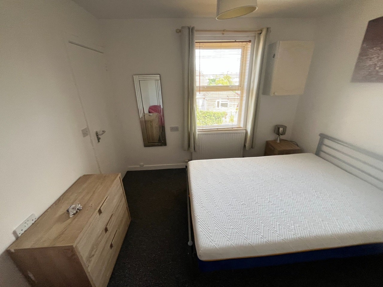 Room Grosvenor Road in Gloucester