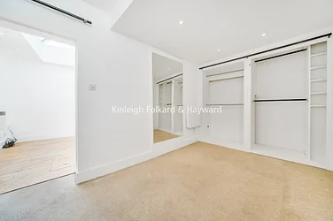 Flat Milverton Street in Greater London
