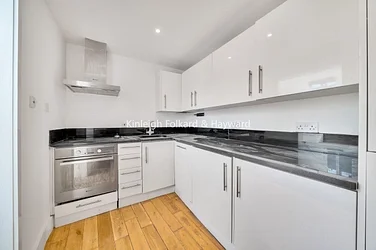 Flat Milverton Street in Greater London