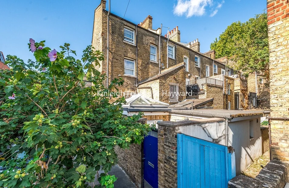 Flat Milverton Street in Greater London