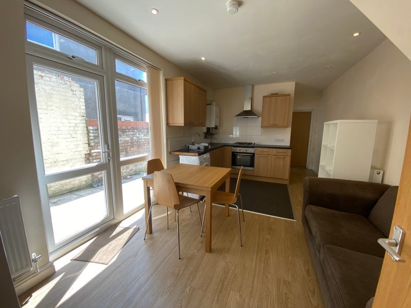 Flat Kincraig Street in Cardiff