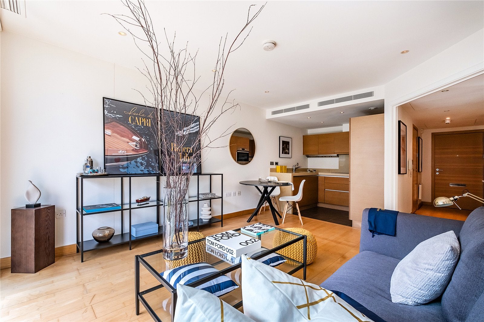 Flat Queenstown Road in Greater London