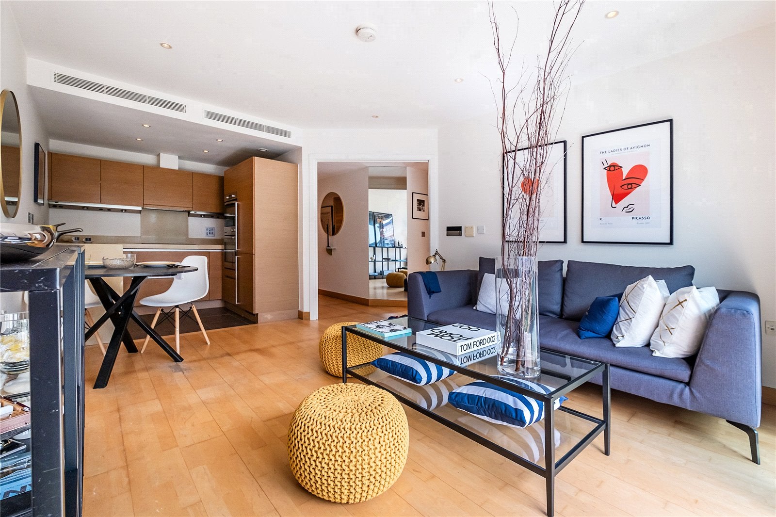 Flat Queenstown Road in Greater London