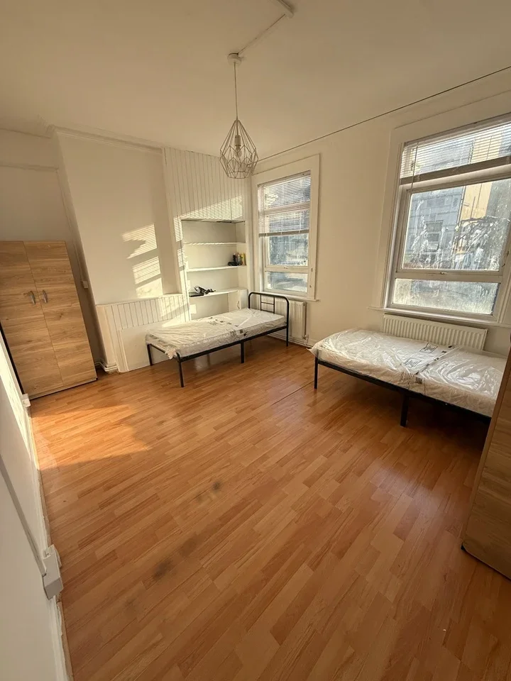 Room St James's Street in Greater London