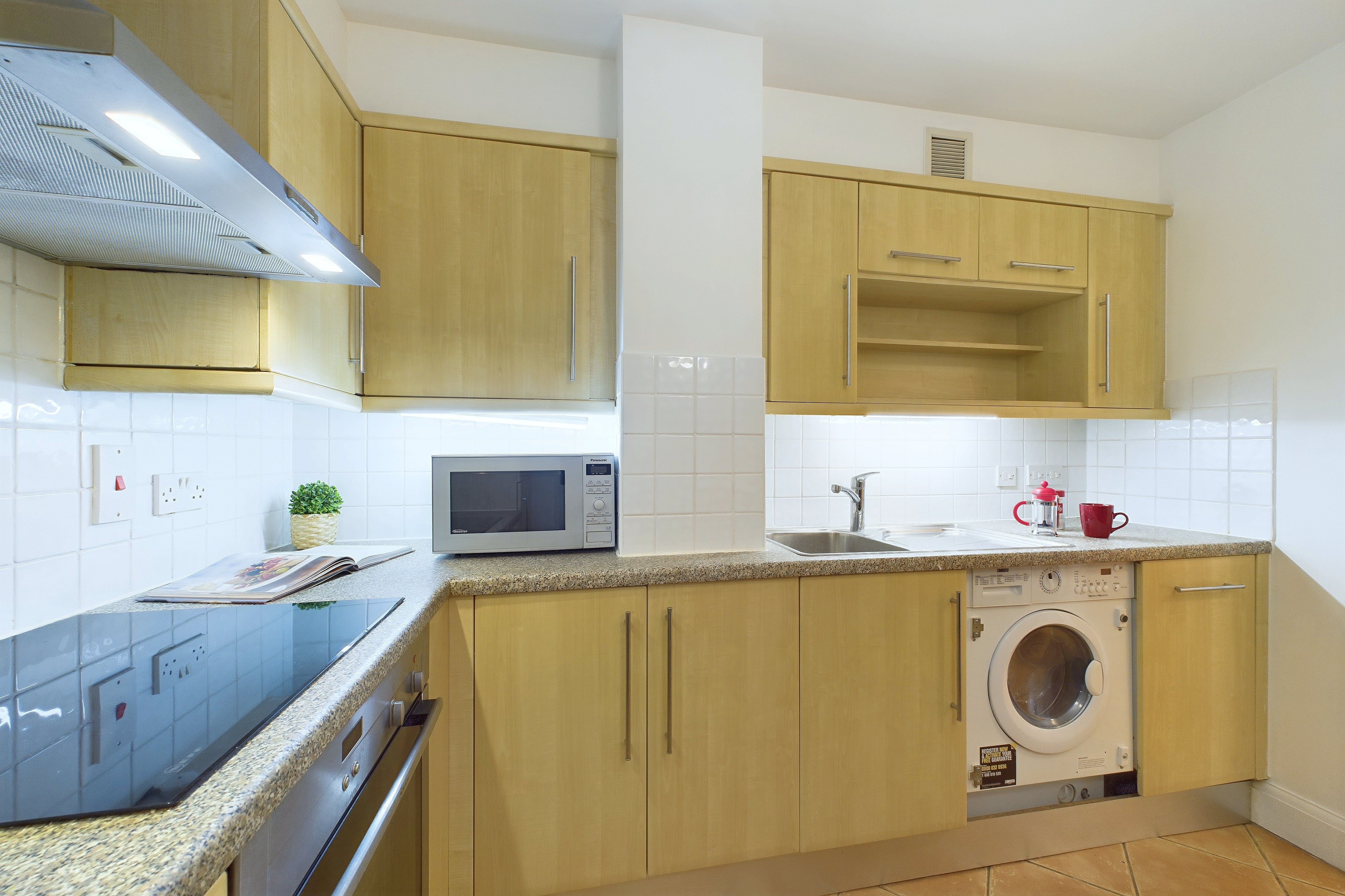 Flat Belvedere Road in Greater London