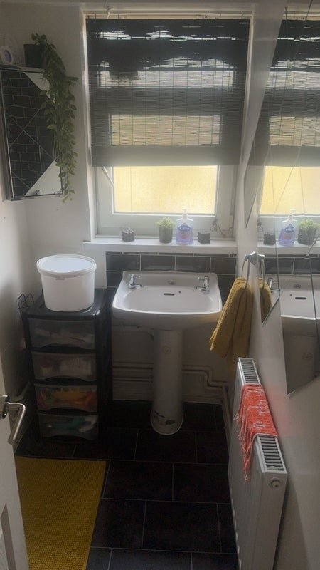 Room Studley Road in Greater London