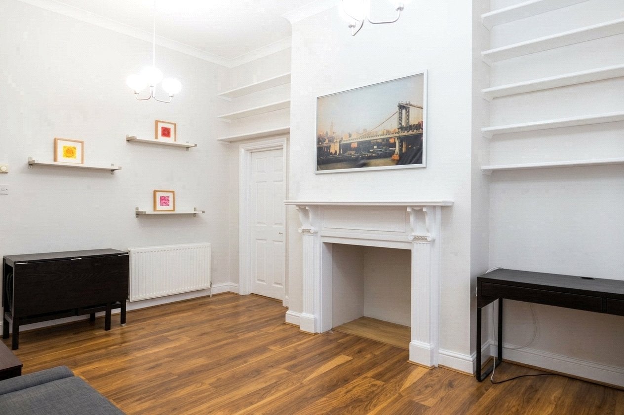 Flat Westcote Road in Reading
