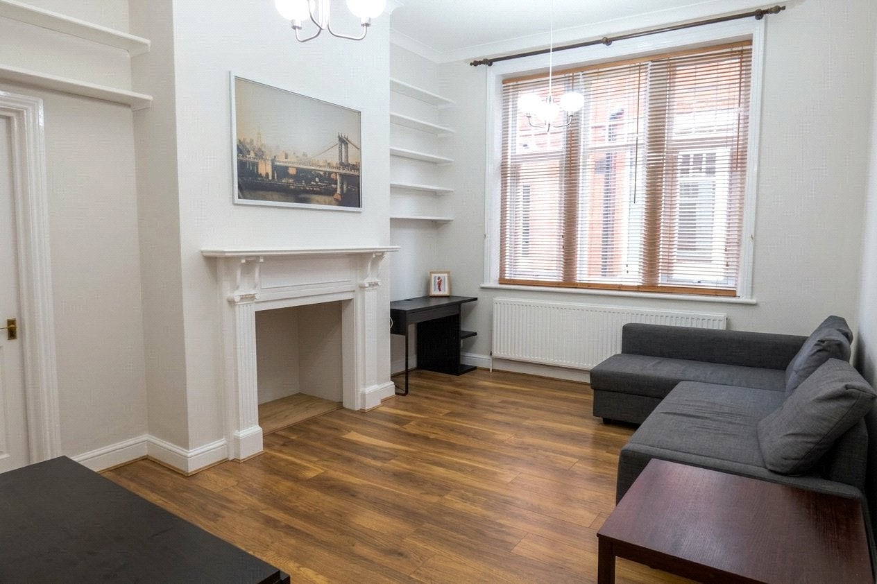 Flat Westcote Road in Reading