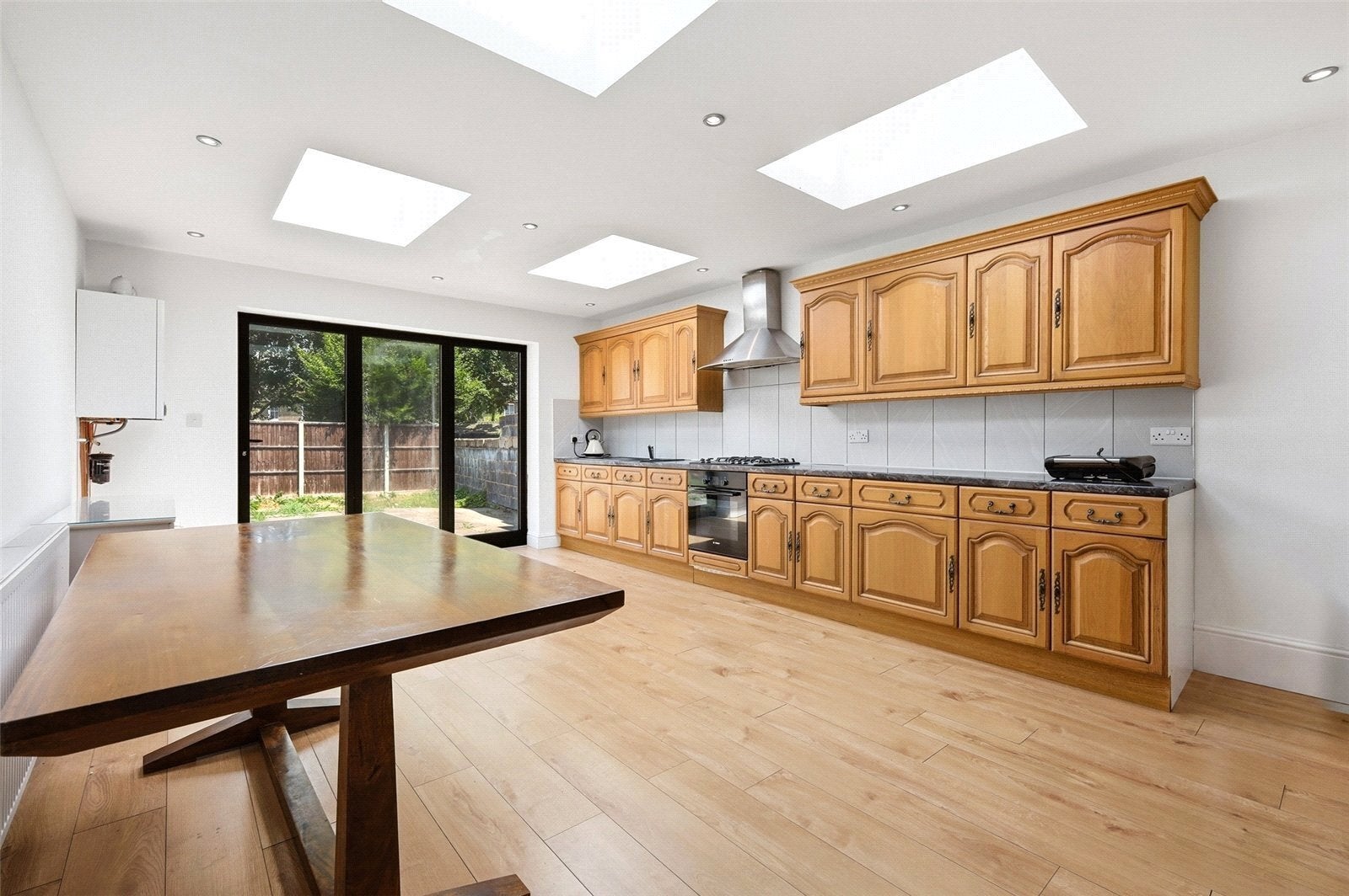 Flat Aldersbrook Road in Greater London