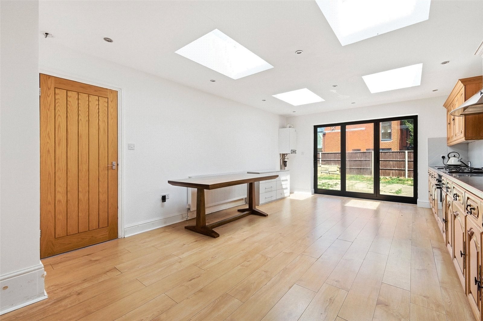 Flat Aldersbrook Road in Greater London