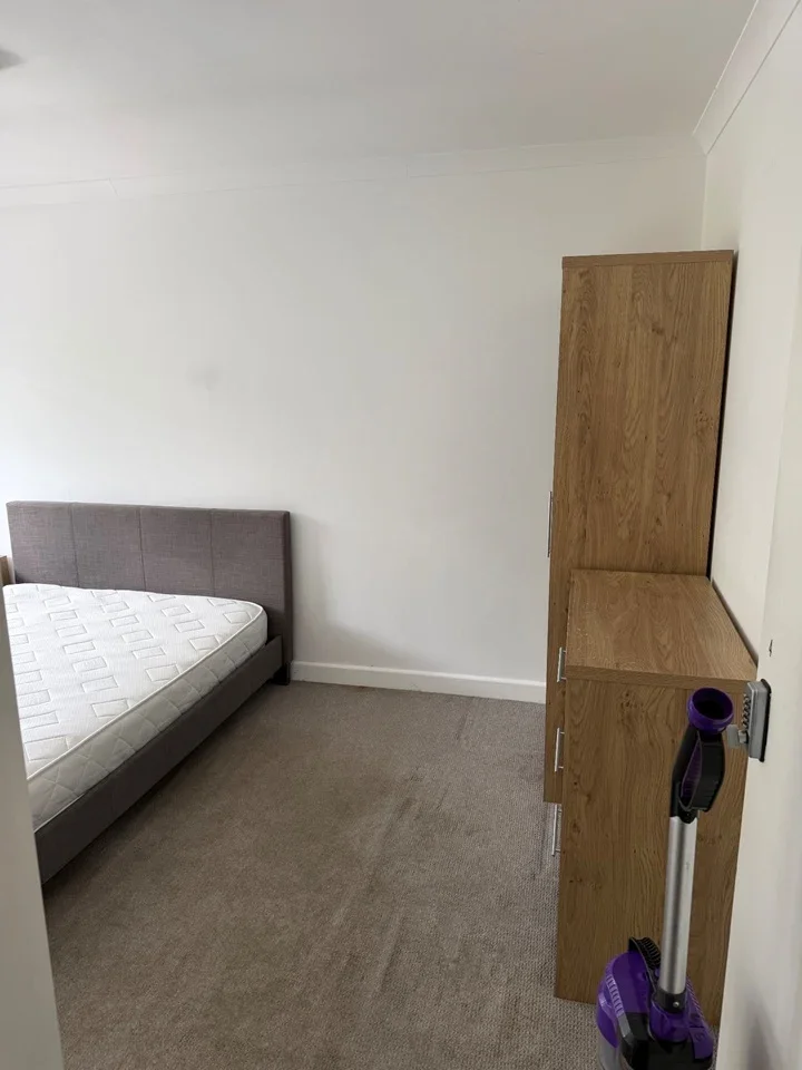 Room Exeter Close in Stevenage