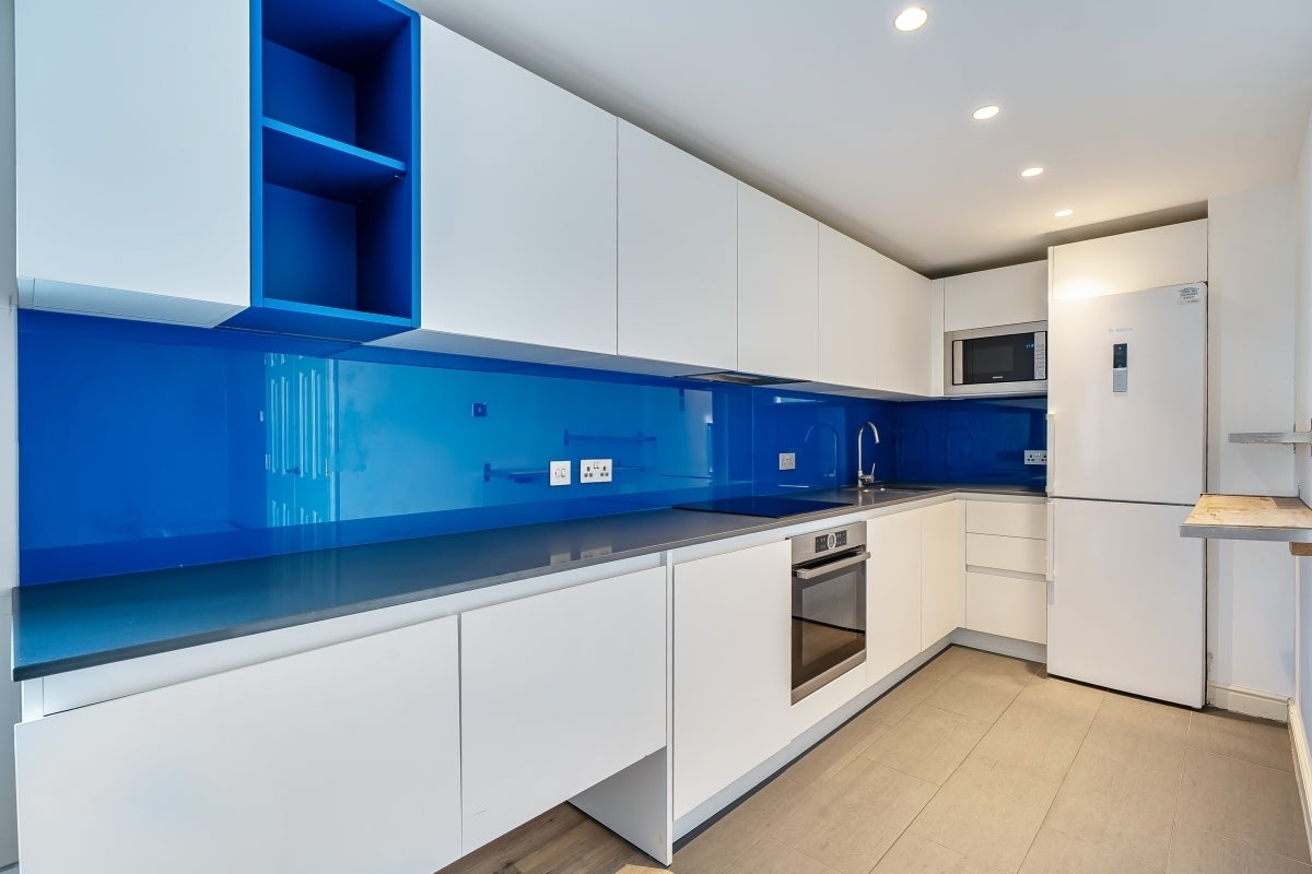 Flat Glaisher Street in Greater London