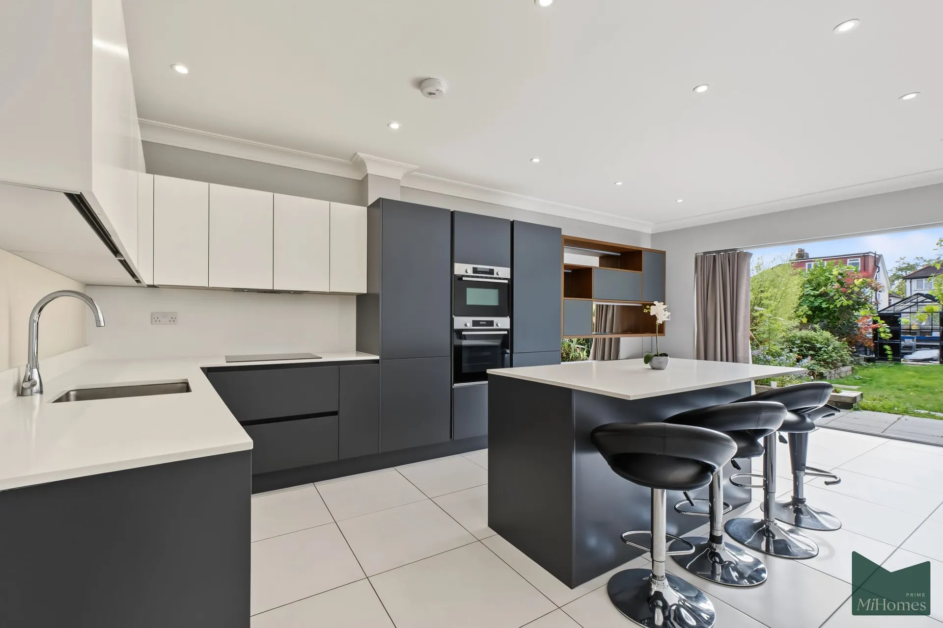 House Crown Lane in Greater London