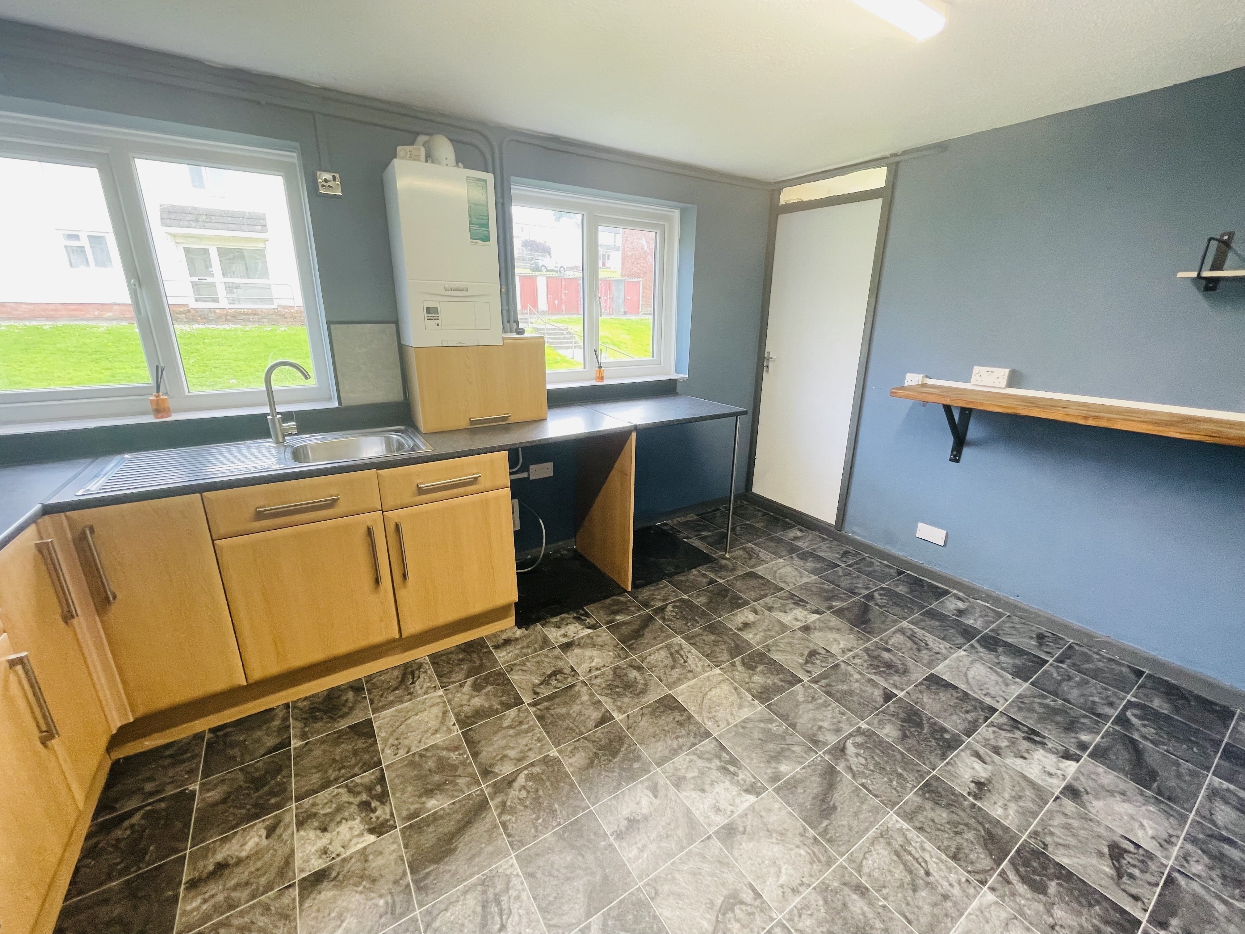Flat Peregrine Close in Haverfordwest