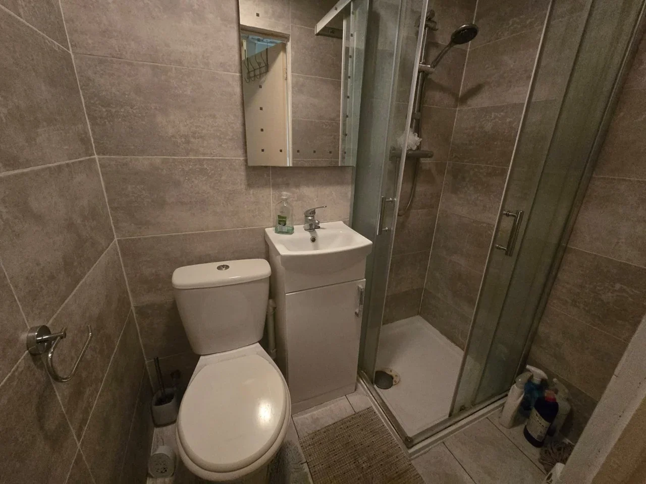 Room Mabley Street in Greater London