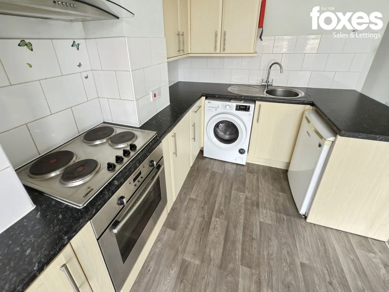 Flat Adeline Road in Bournemouth