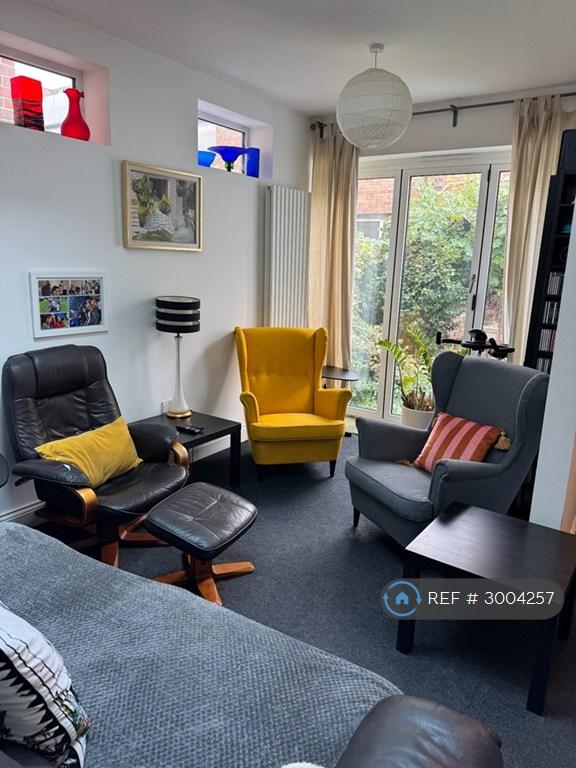 Flat Acre Road in Greater London