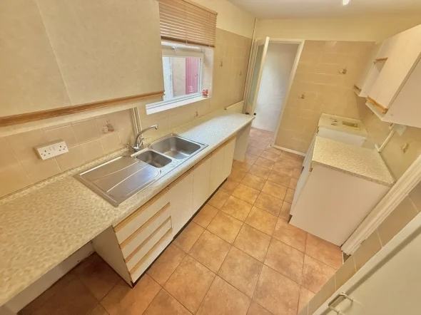 Flat Drumcliff Road in Leicester