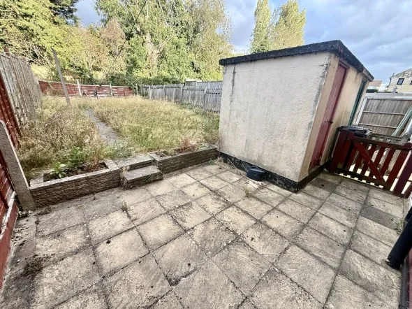 Flat Drumcliff Road in Leicester