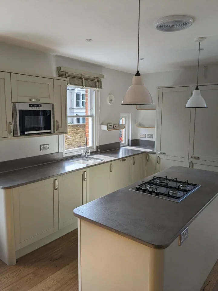 Flat Codrington Hill in Greater London