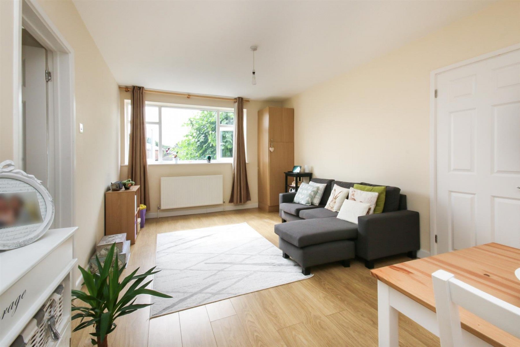 Flat Palmerston Road in Greater London