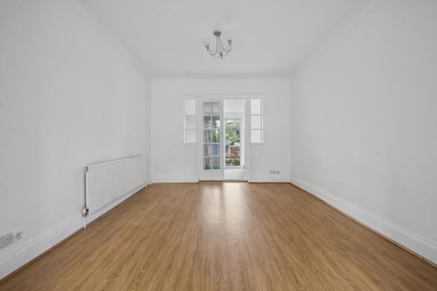 House Blenheim Road in Greater London