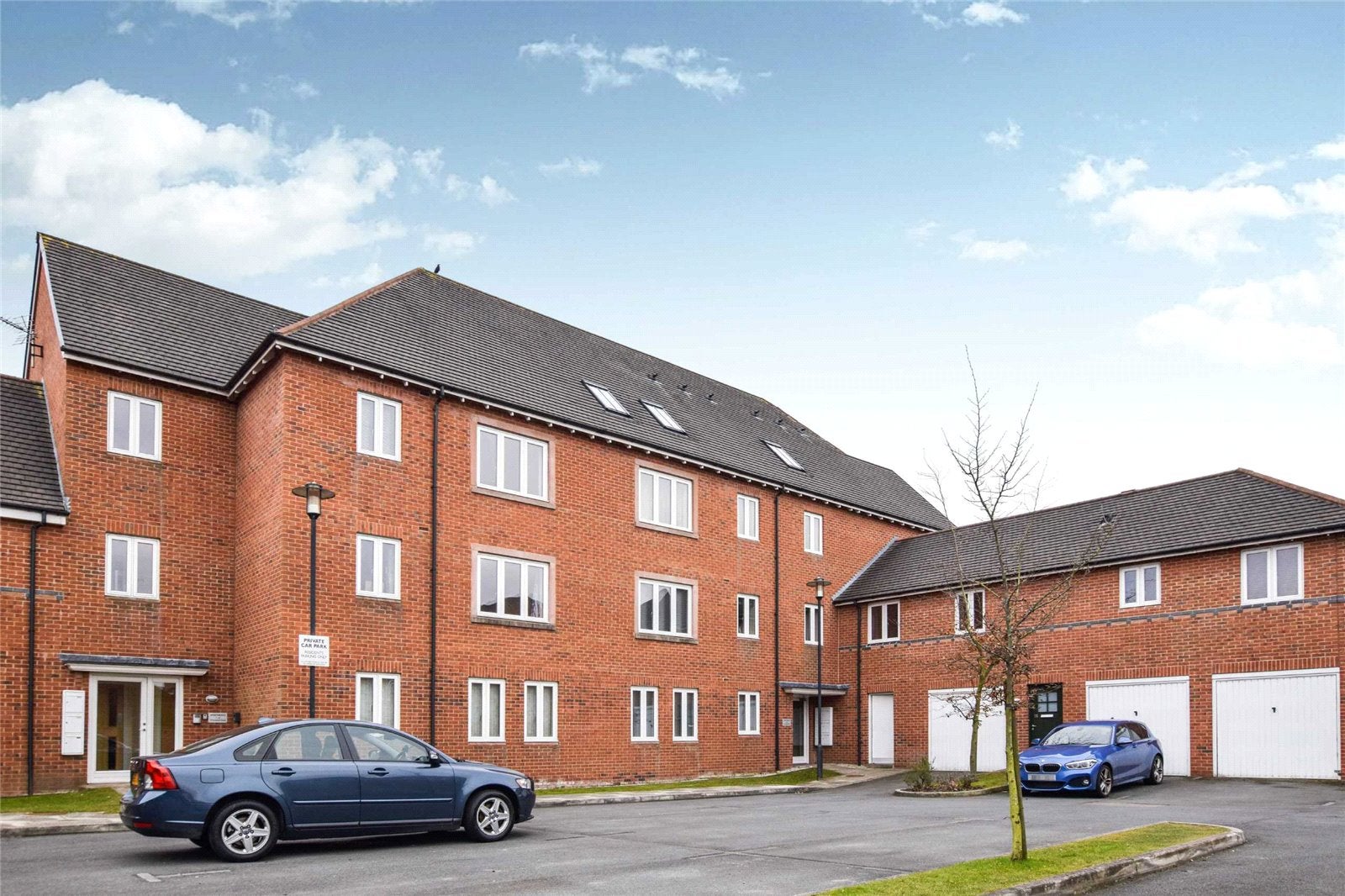 Flat Huntspill Road in Sale