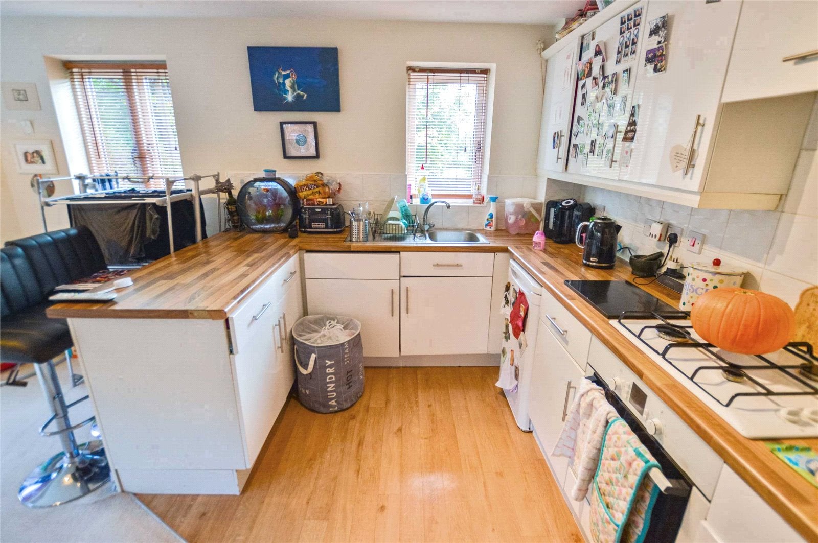 Flat Huntspill Road in Sale