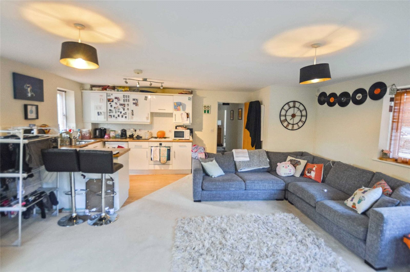 Flat Huntspill Road in Sale