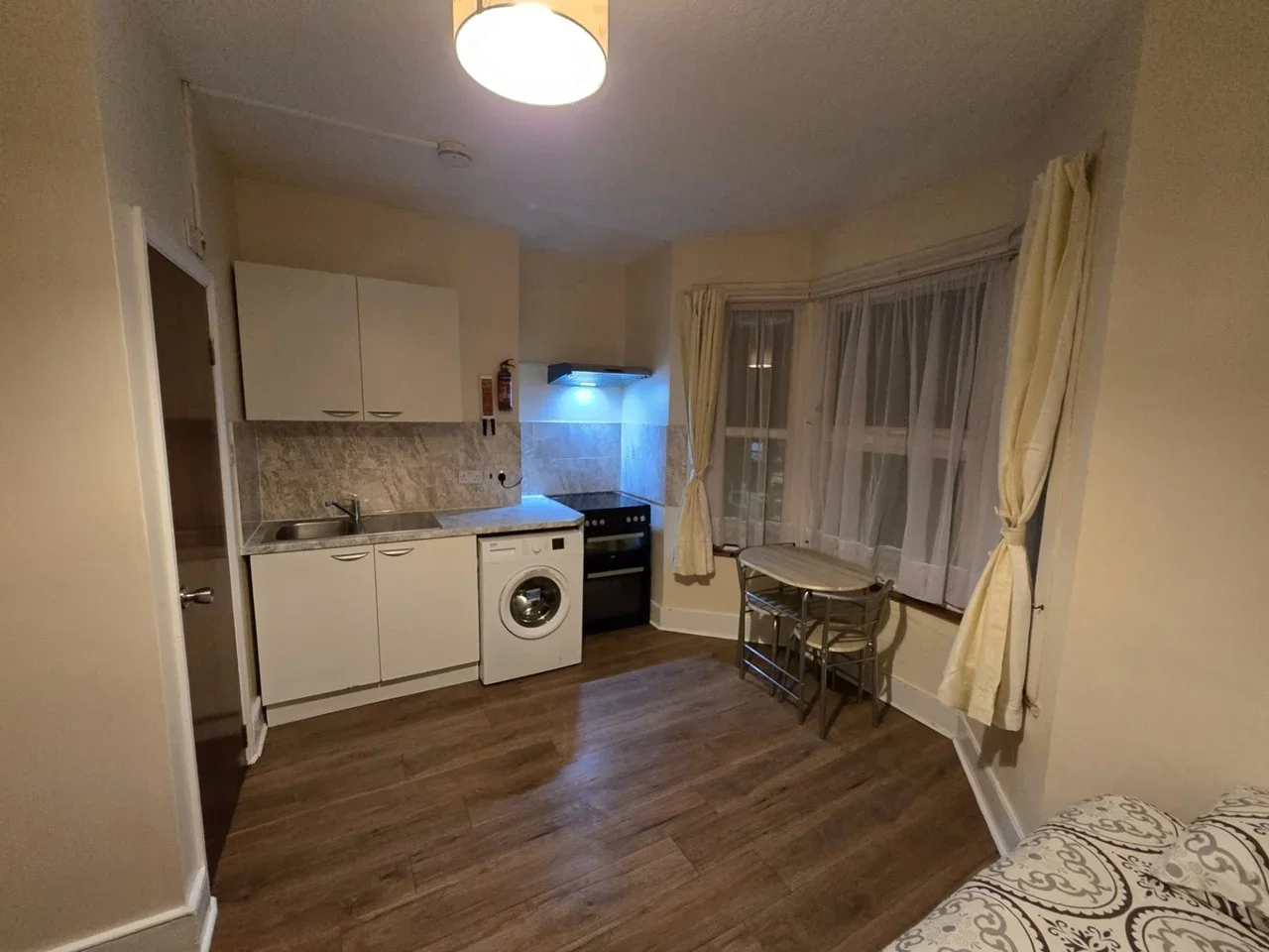 Flat Wimborne Road in Greater London